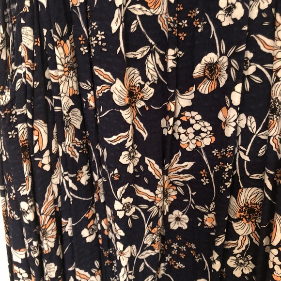 Floral print shoulder cut out long sleeve dress - Picture 2 of 3